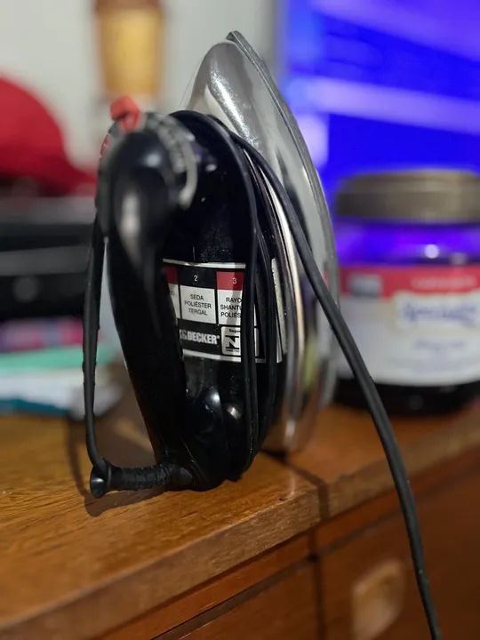 Ferro de passar roupa antigo - Decker