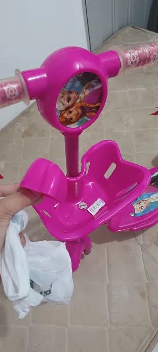 Patinete Infantil Frozen com Cesto novo  - Foto 2