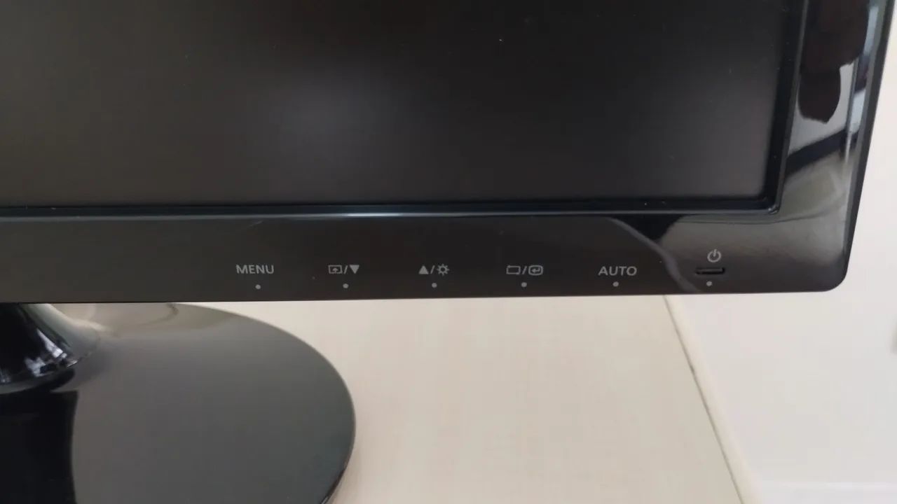 Monitor Led Samsung SA300 19" - Foto 2