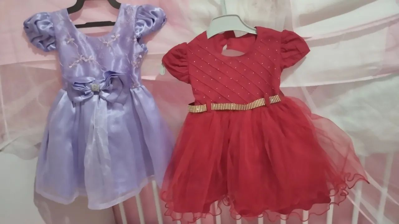Vestido lilás e vermelho tamanho 1 ano