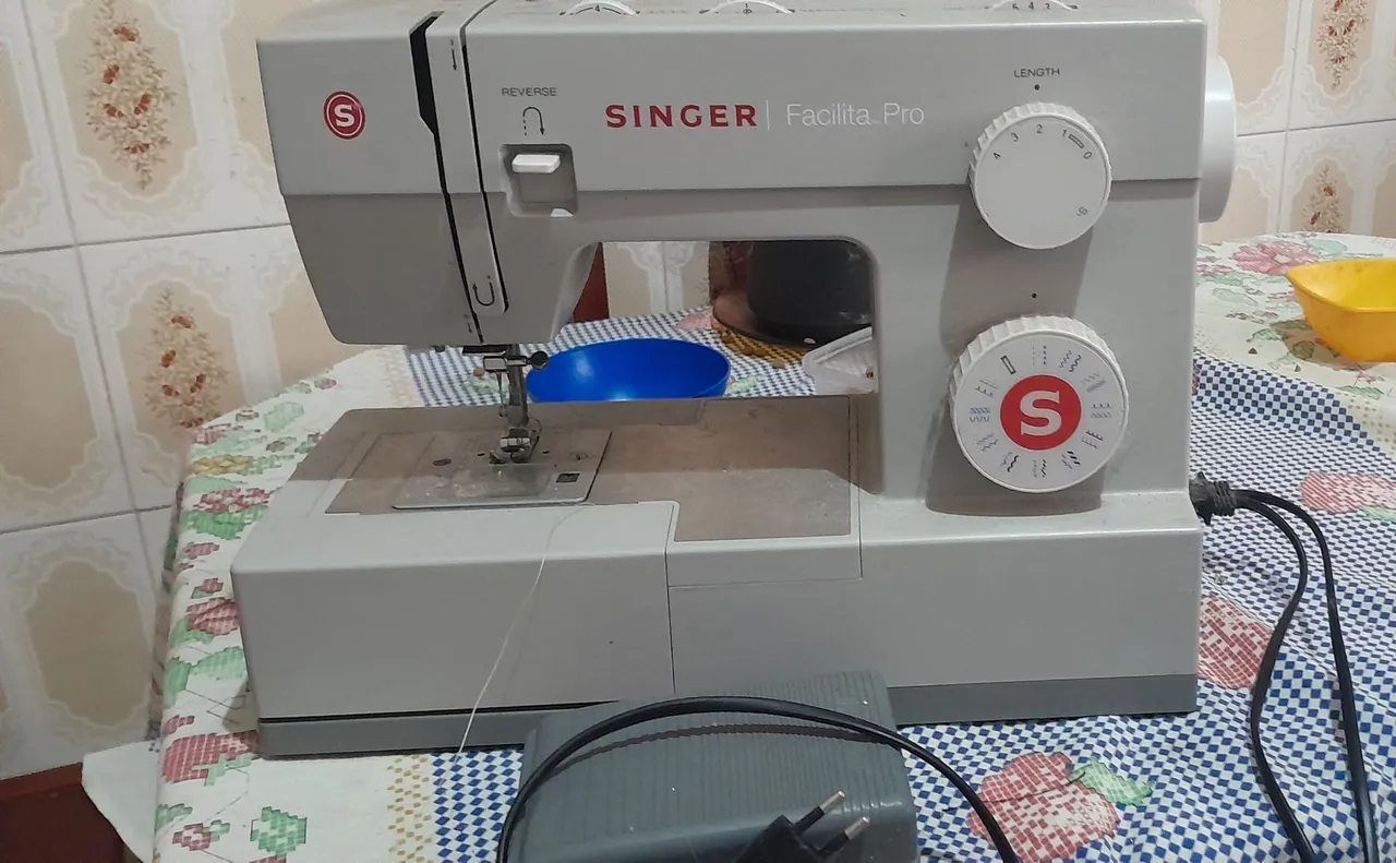 Maquina de costura singer