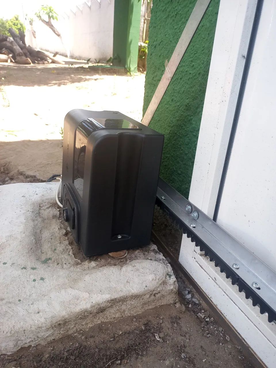 Vendas manutenção e instalação  de câmeras, automatização de portão Elétrica residêncial - Foto 5