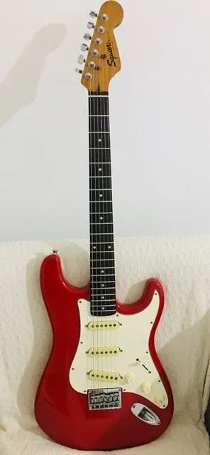 Guitarra Fender Squier Strat Bullet 