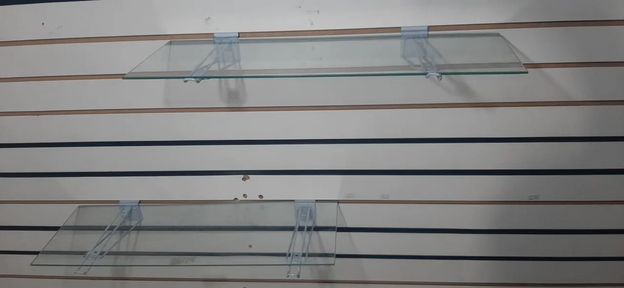 Prateleiras de vidro para comércio
