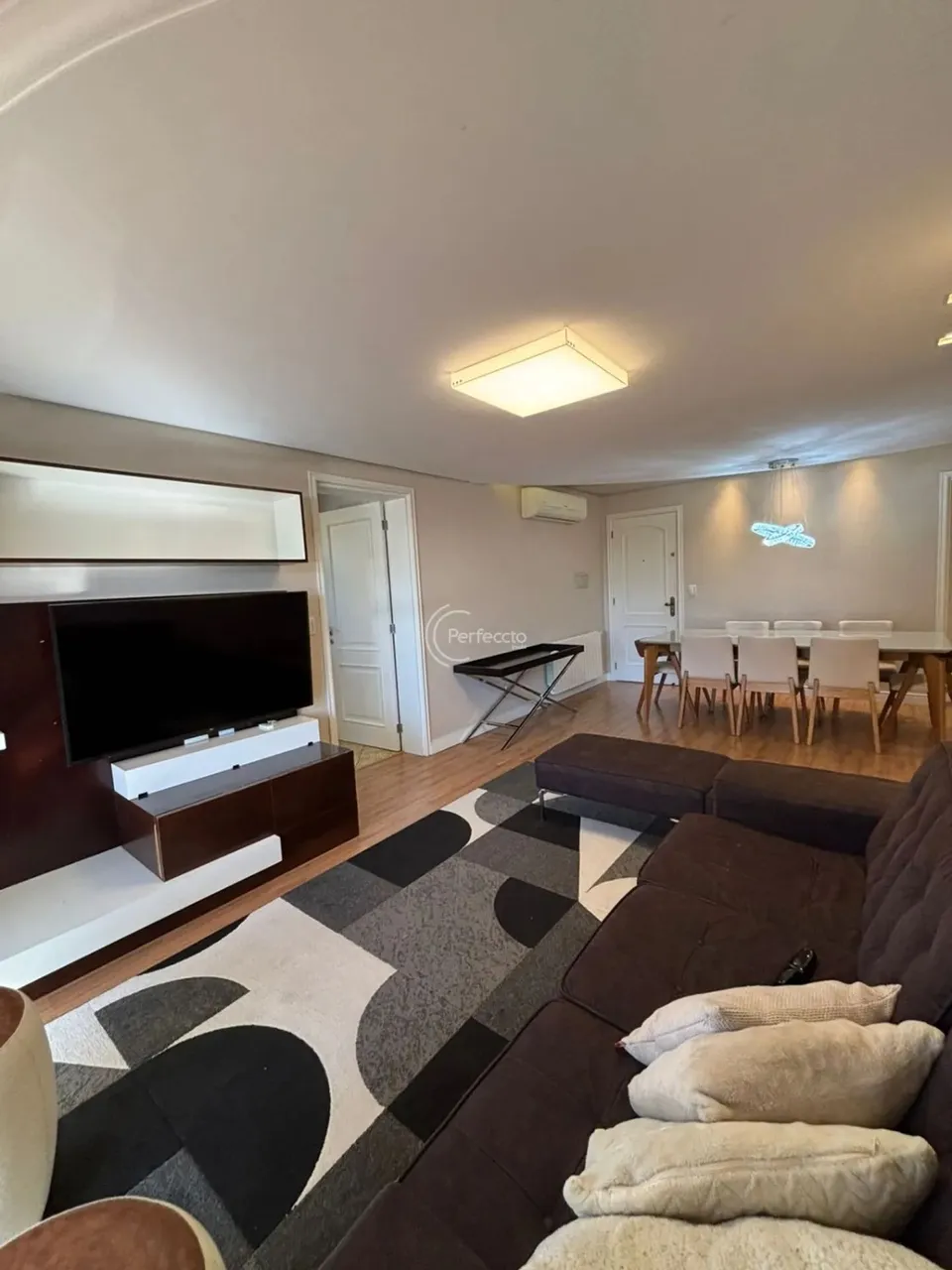 Apartamento Mobiliado! São 133m² privativos ✔3 dormitórios sendo 1 suíte ✔Co