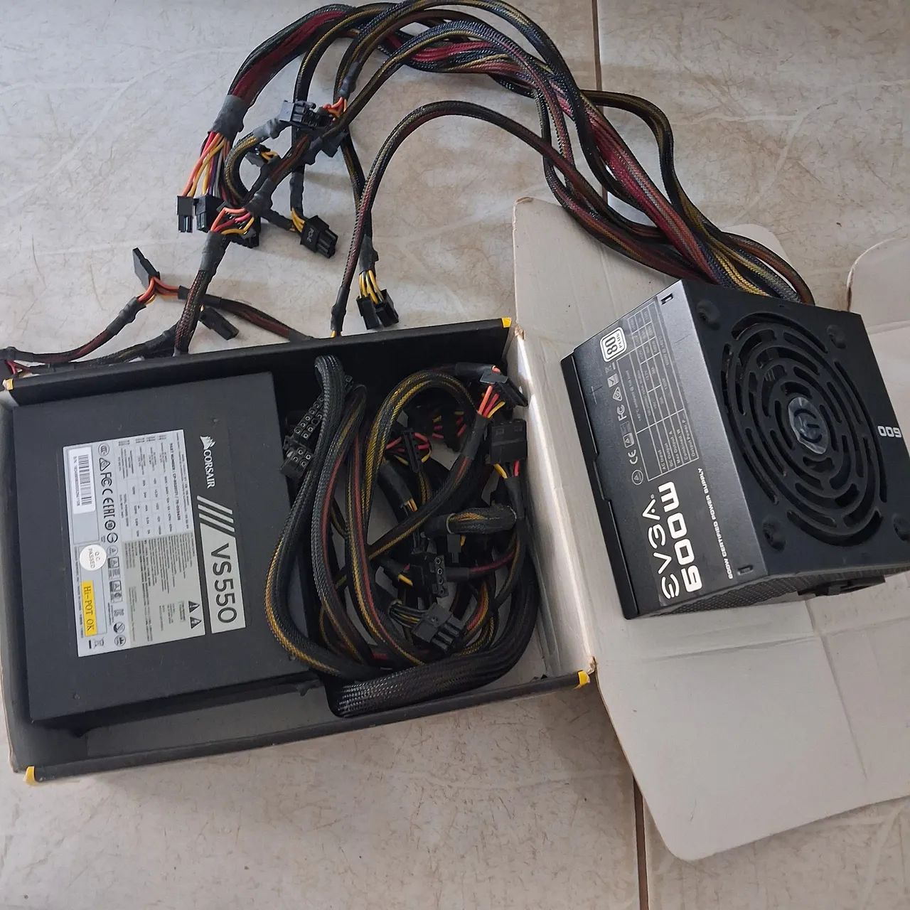 2 Fontes gamer corsai e evga com DEFEITO