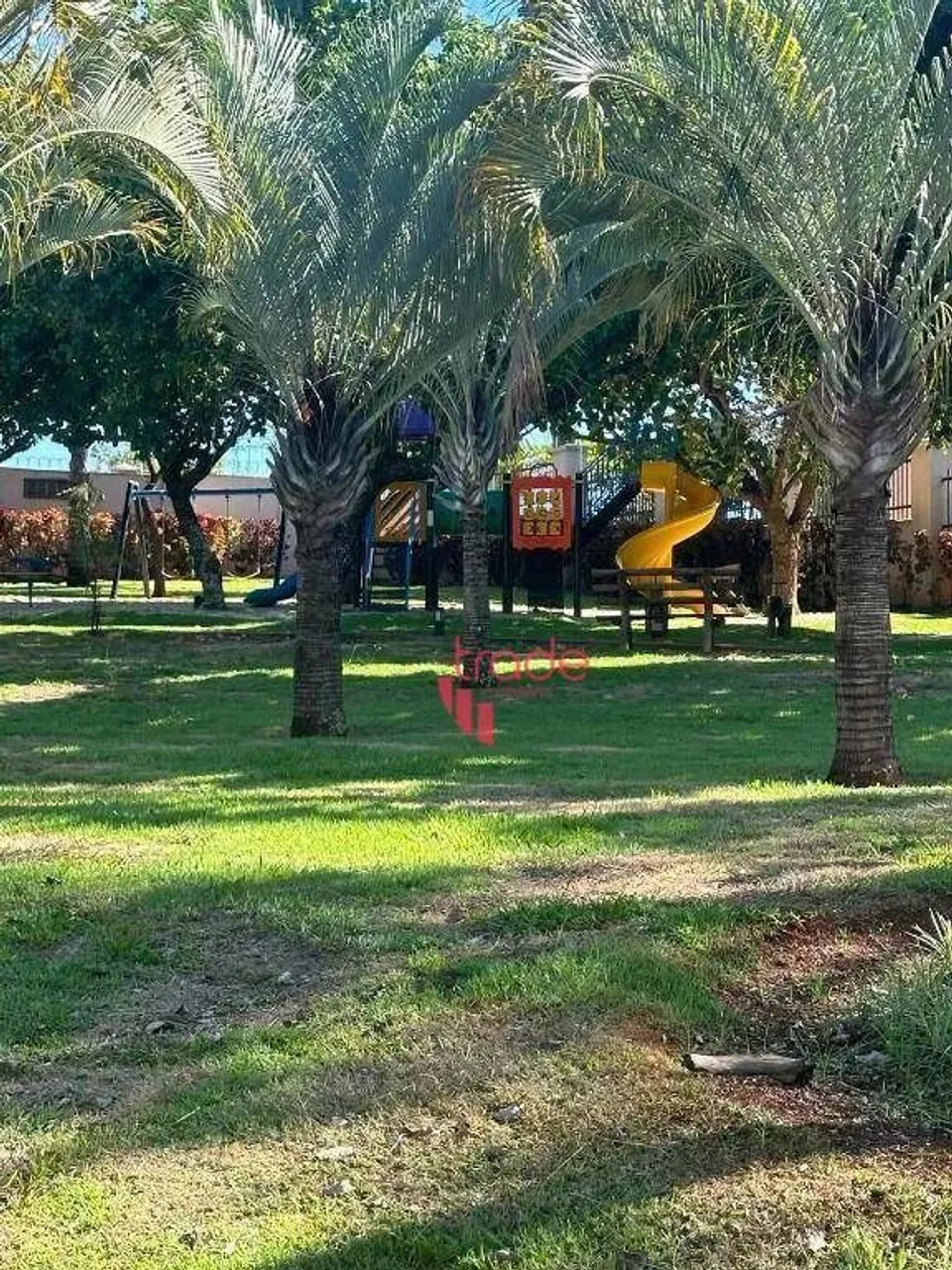 Terreno em Condomínio Fechado à Venda de 490m² no Bairro Reserva Santa Luisa em Ribeirão P