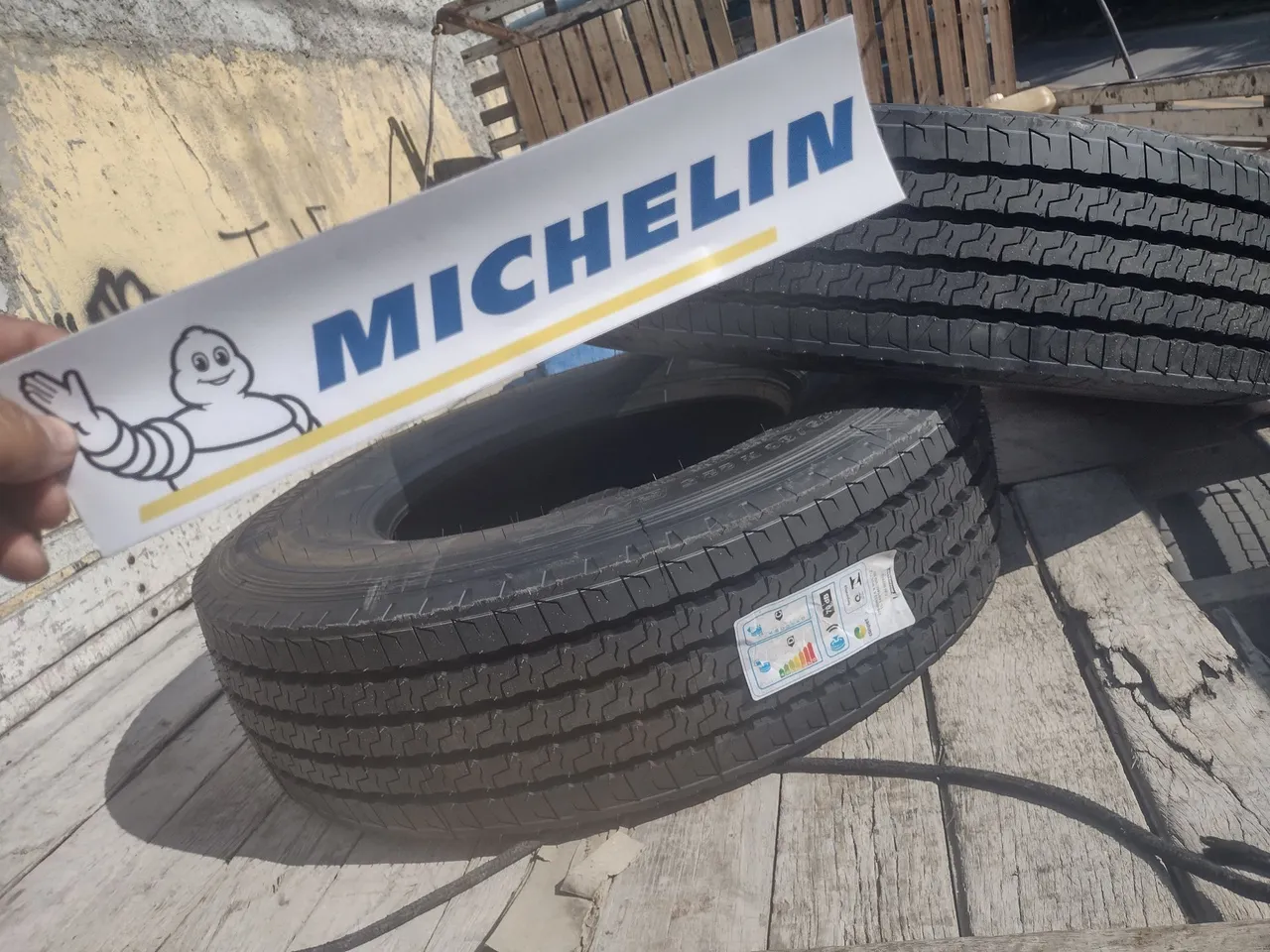 Pneus Michelin para Caminhão 275/80R22-5