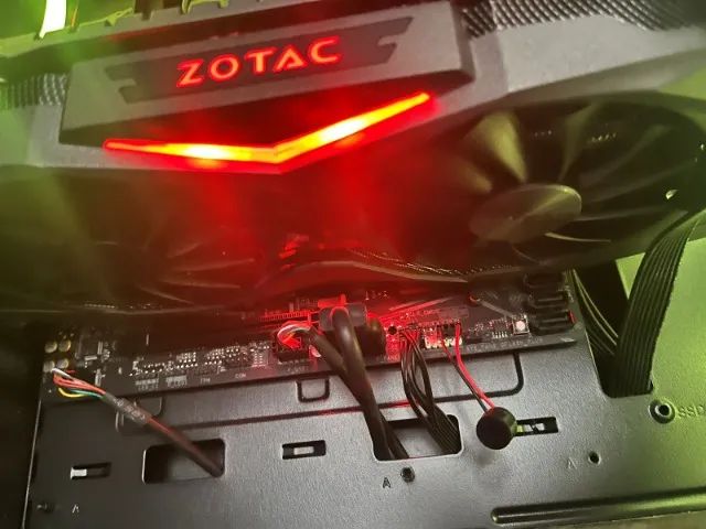Placa de vídeo Zotac 1080 AMP! Edition - Foto 3