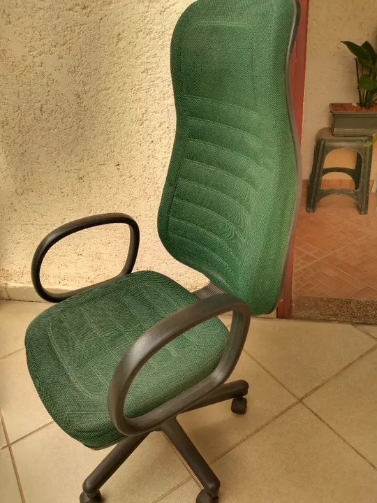 CADEIRA DE ESCRITÓRIO EXECUTIVA