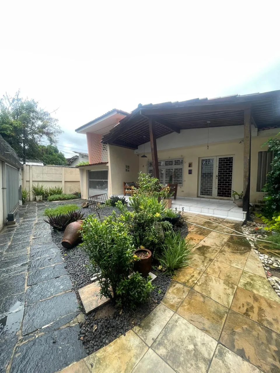 VENDO LINDA CASA 354 M² NA MADALENA