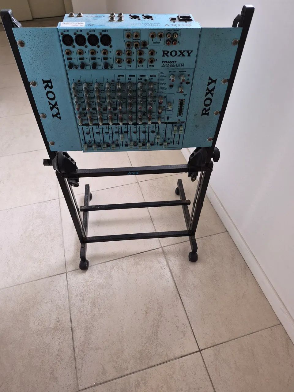MUページ Mixer Roxy modelo VX1622FX alto padrão de desempenho com niveis de