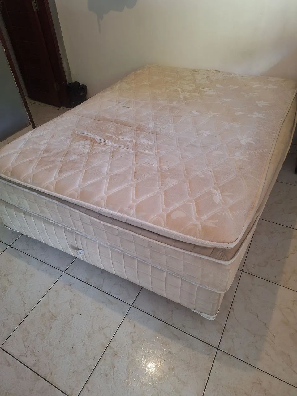 CAMA CASAL COM BAU - USADA