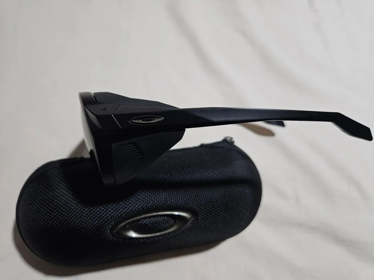 Óculos Oakley Clifden Matte Black Polarizado  - Foto 2