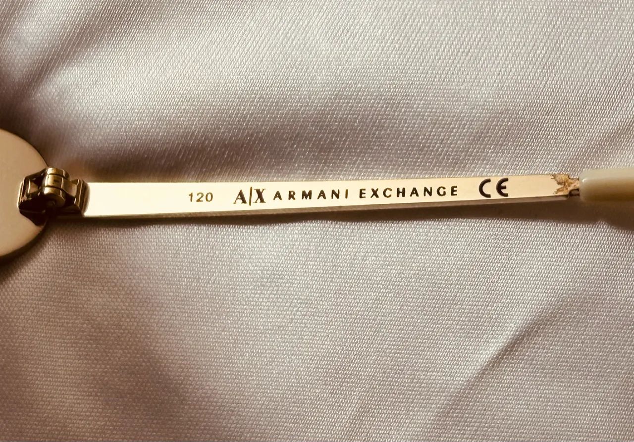 Óculos de sol feminino Armani - Foto 4