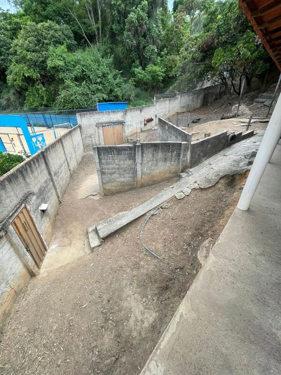 VENDE-SE CASA COM LOTE AMPLO - Foto 2