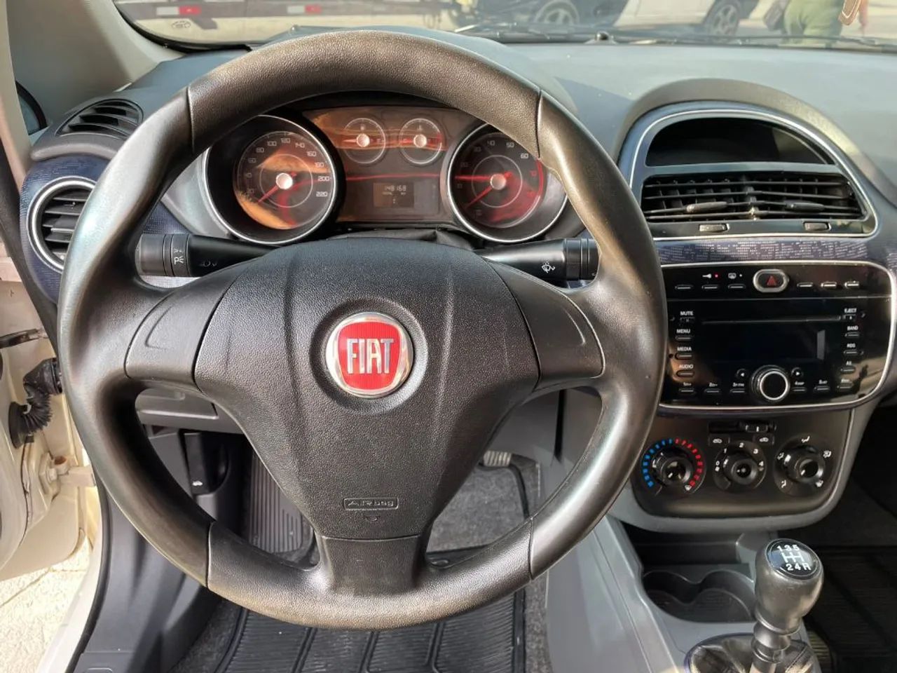Fiat Punto Attractive 1.4 Fire Flex 8V 5P 2013 - Foto 5