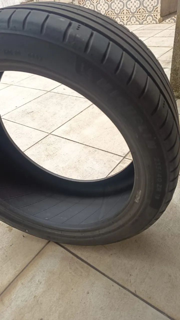 Pneu michelin 235 40 18 - Foto 3