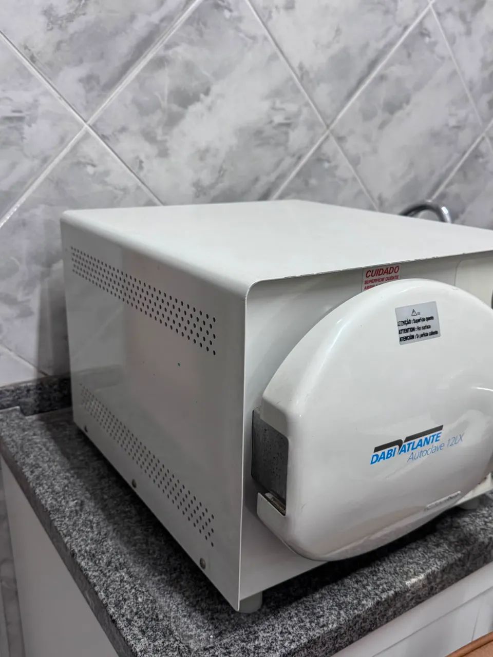 Equipamentos de dentista,