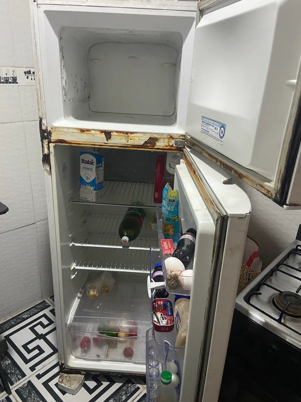 Geladeira com defeito/vazamento  - Foto 2