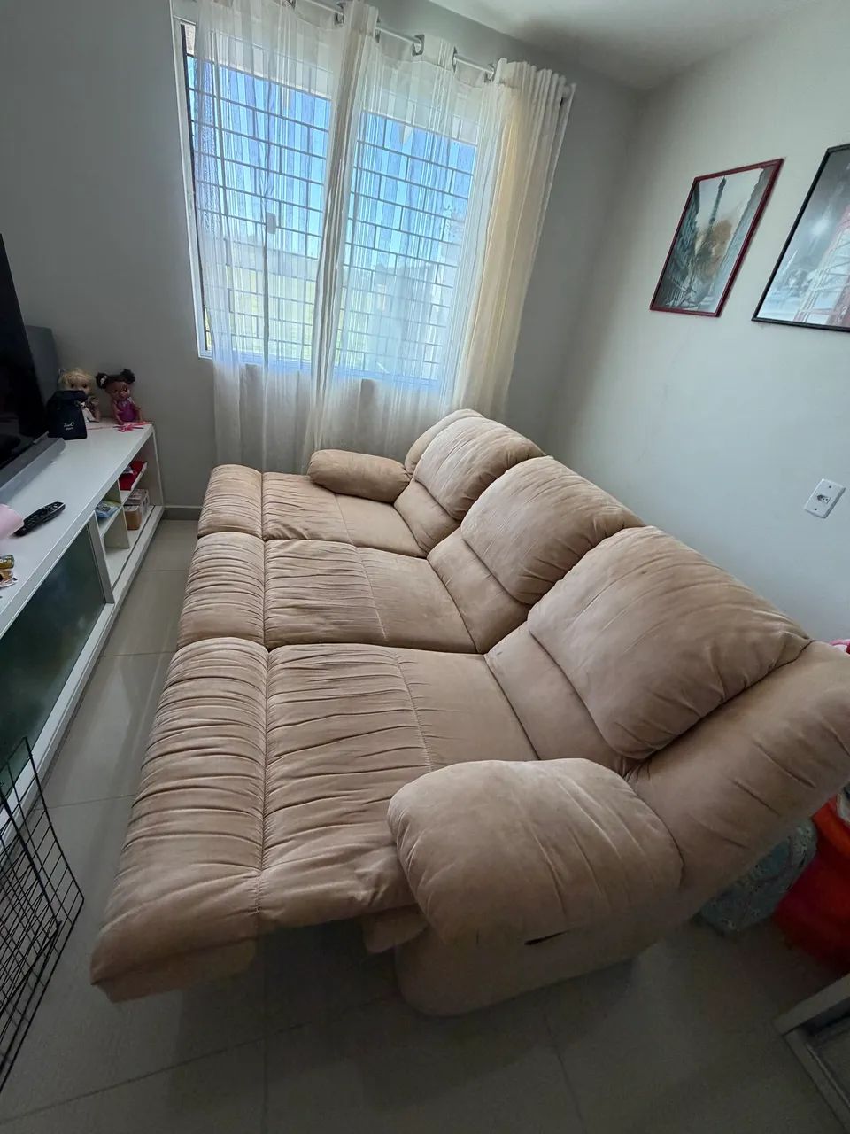 Sofá retrátil de 3 lugares, super confortável e em excelente estado - Foto 4