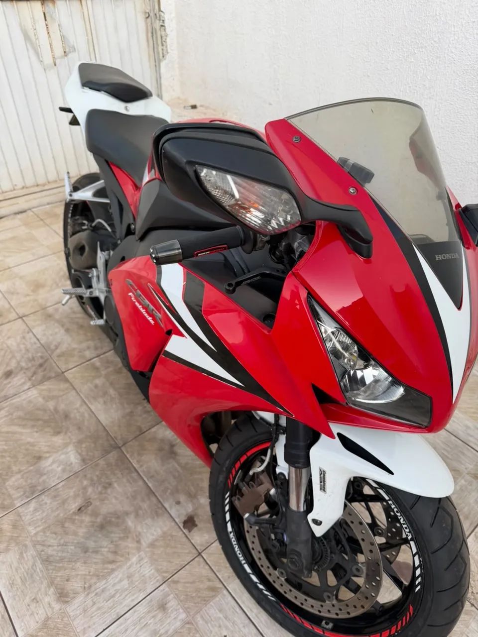 Vd Cbr 1000 com abs 42 mil km