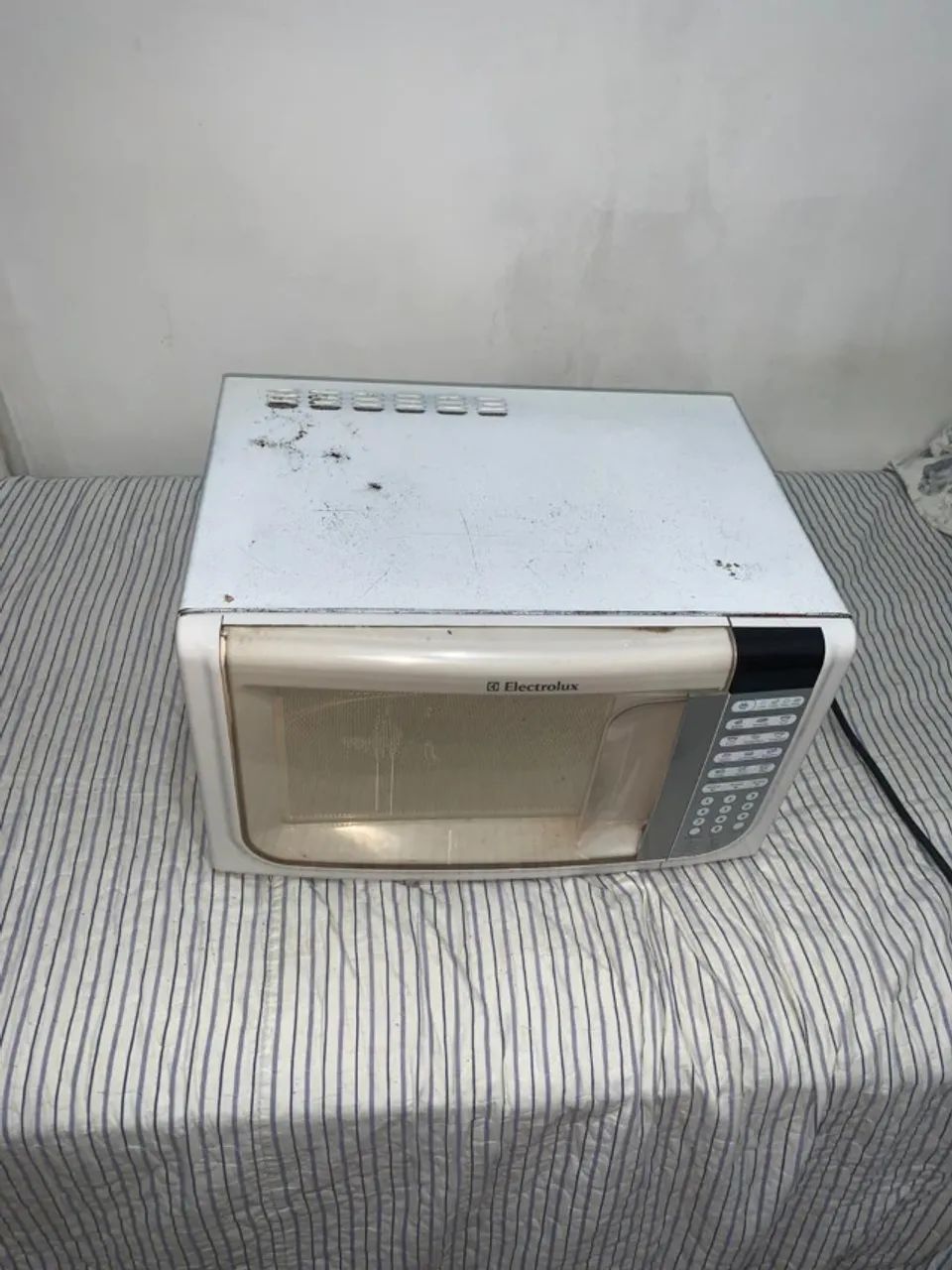 Micro-ondas Electrolux MEF41 - 31 Litros (Excelente Estado de Funcionamento) - Foto 3