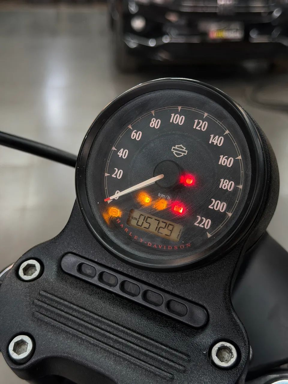 Harley Davidson IRON883 (pego troca) - Foto 5