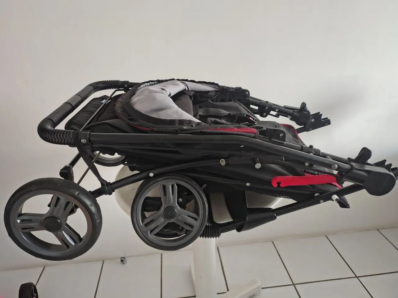 Carrinho de Bebê Galzerano Dobrável Multifuncional - Foto 5