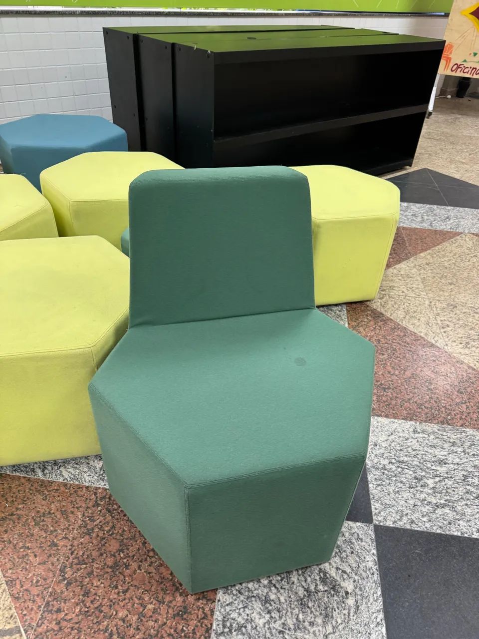 Hexagonal Puff with Backrest453011471619205120