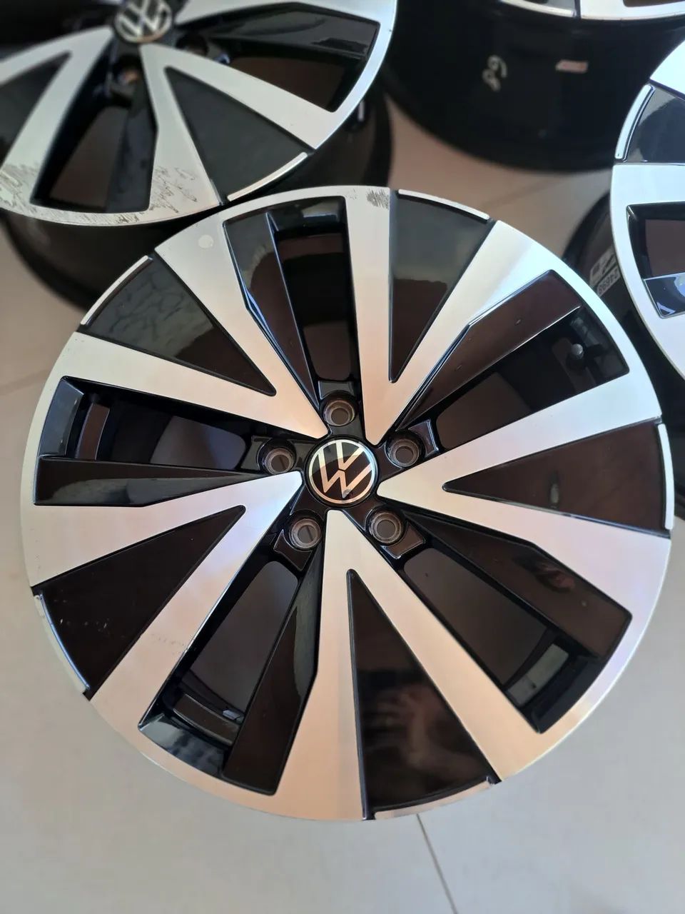 Roda Vw Aro 18 original  - Foto 5