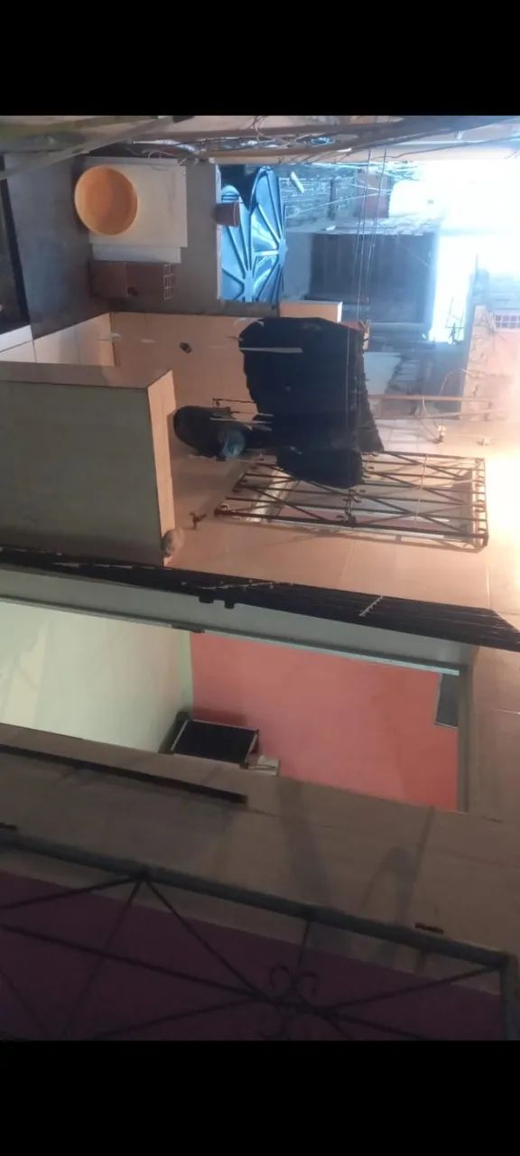 Casa com 3 anda a venda 