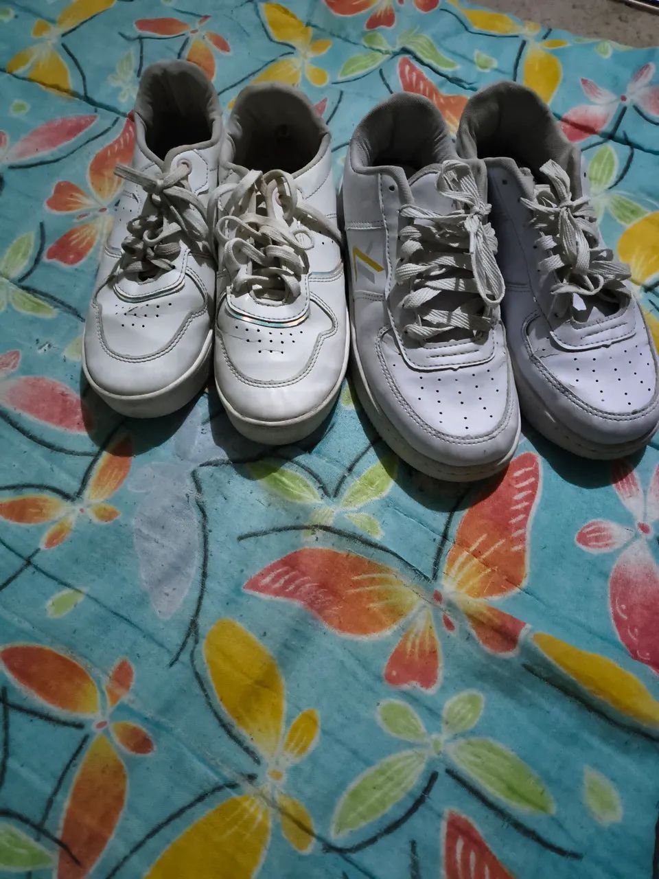 Brechó de roupas usadas e conservadas e sapatos