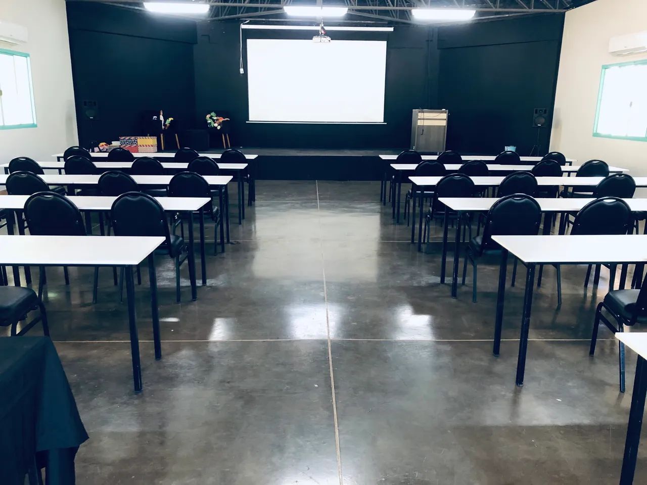 Alojamento para empreiteiras 60 pessoas em Maringá 