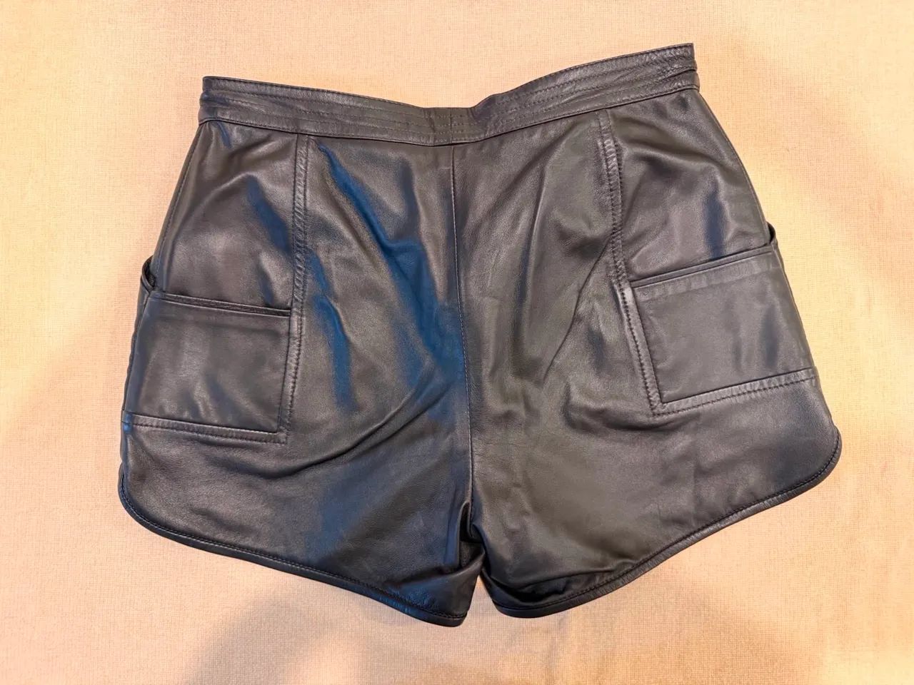 Short de Couro Cris Barros  - Foto 3