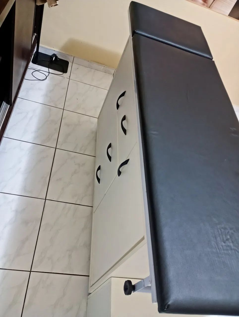 Maca de atendimento com gaveteiro/ ótimo estado - Foto 3
