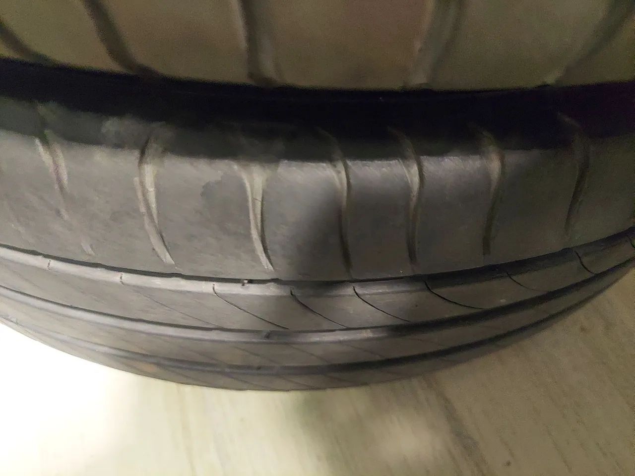 4 Pneus MICHELIN primacy 4 em ótimo estado aro 16 - Foto 4