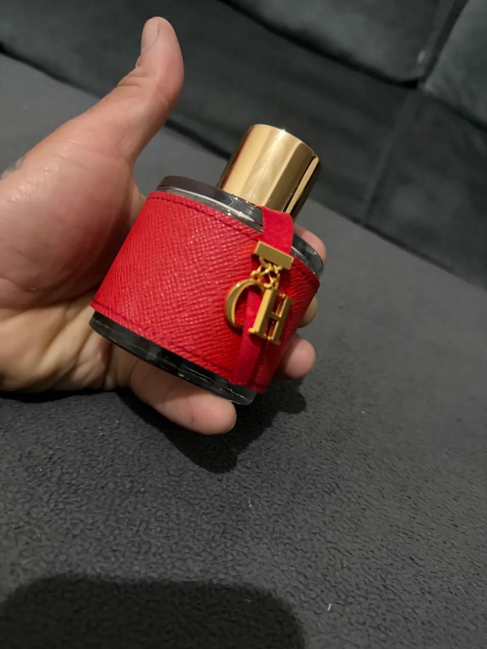 Este é o CH Eau de Toilette da Carolina Herrera,100 ml - Foto 2