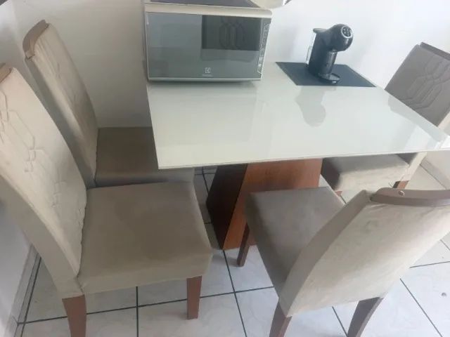 Mesa quadrada de jantar e 4 cadeiras semi novo - Foto 4