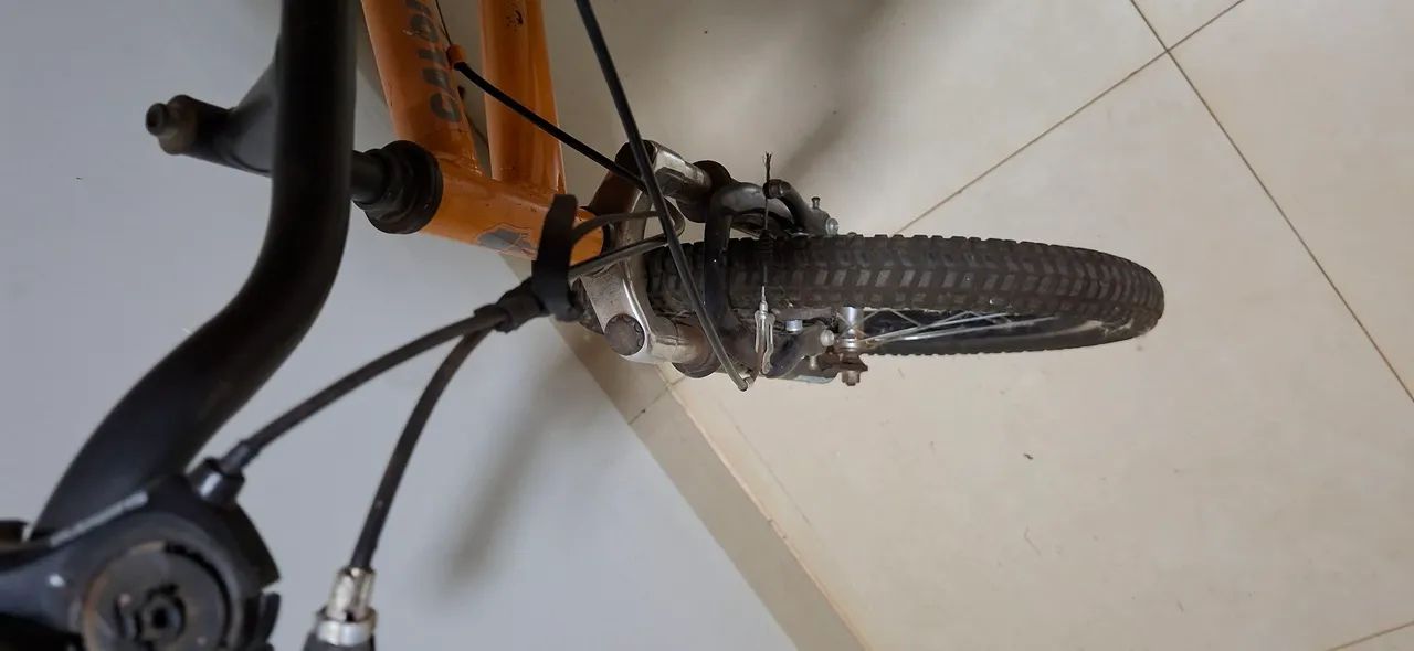 Bicicleta infantil aro 20 - Foto 4