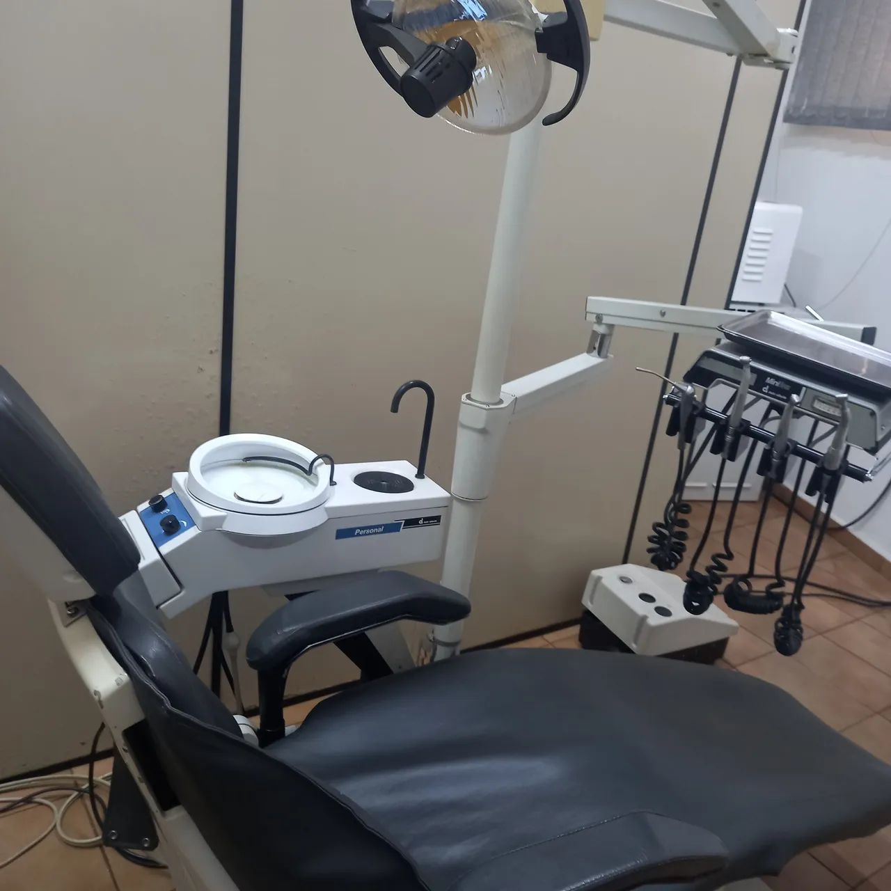 Vendo consultório dentário com ponto e materiais - Foto 3