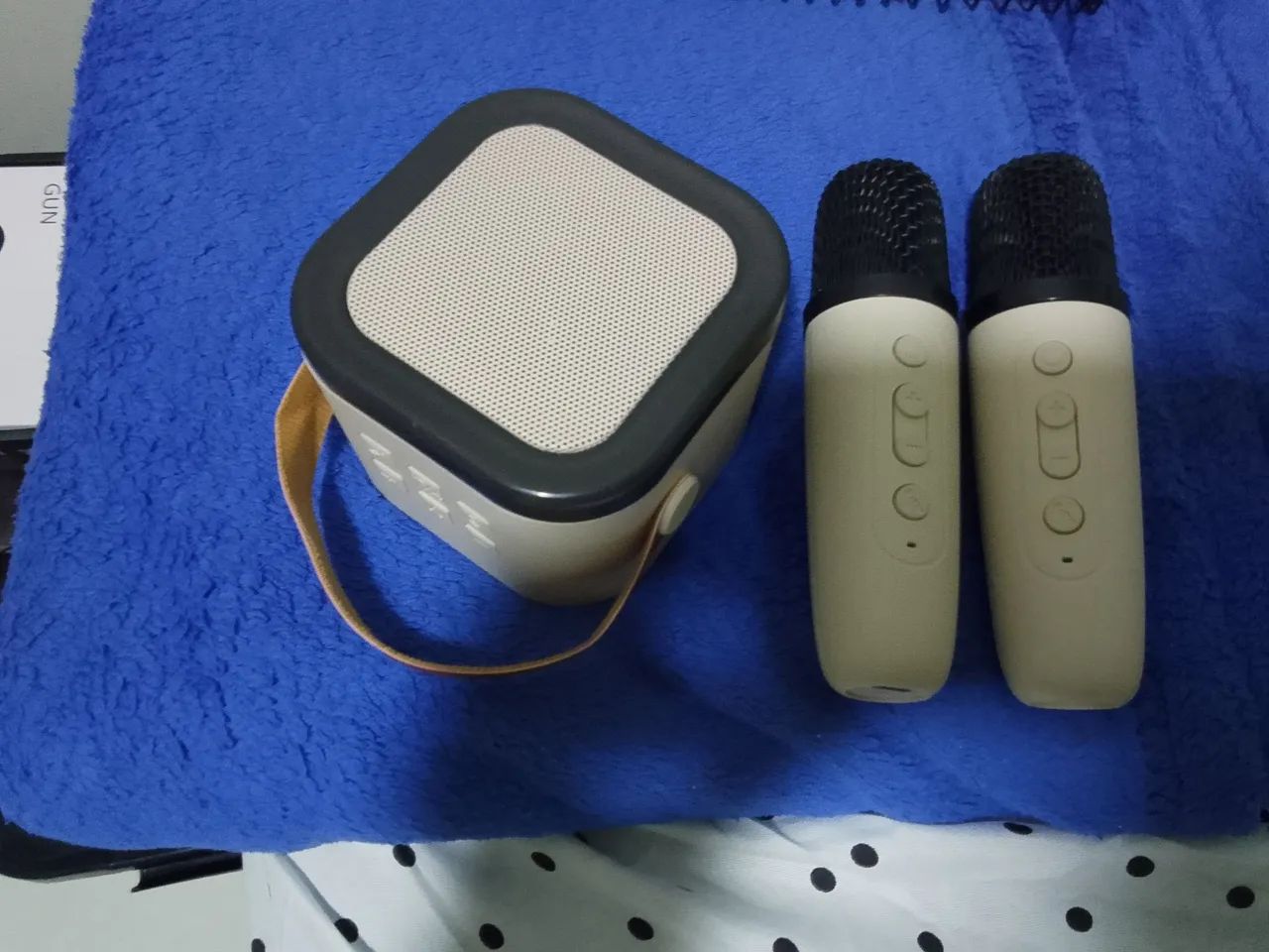 Caixa De Som Karaokê Bluetooth K12 Com 2 Microfones Sem Fio - Foto 2