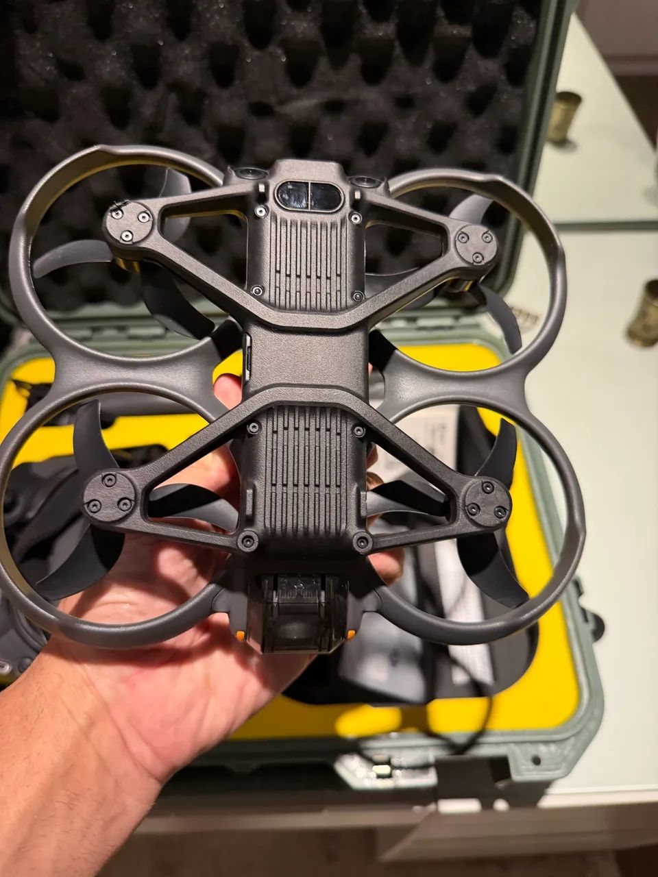 Drone Dji Avata 2 con 2 baterias, muito novo - Foto 2