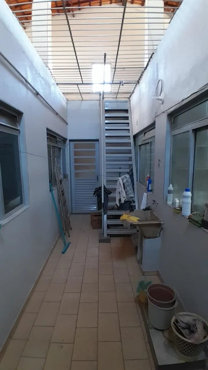 Sala comercial com 3 cômodos e banheiro privativo - Comercial da 18, Setor Leste. - Foto 3