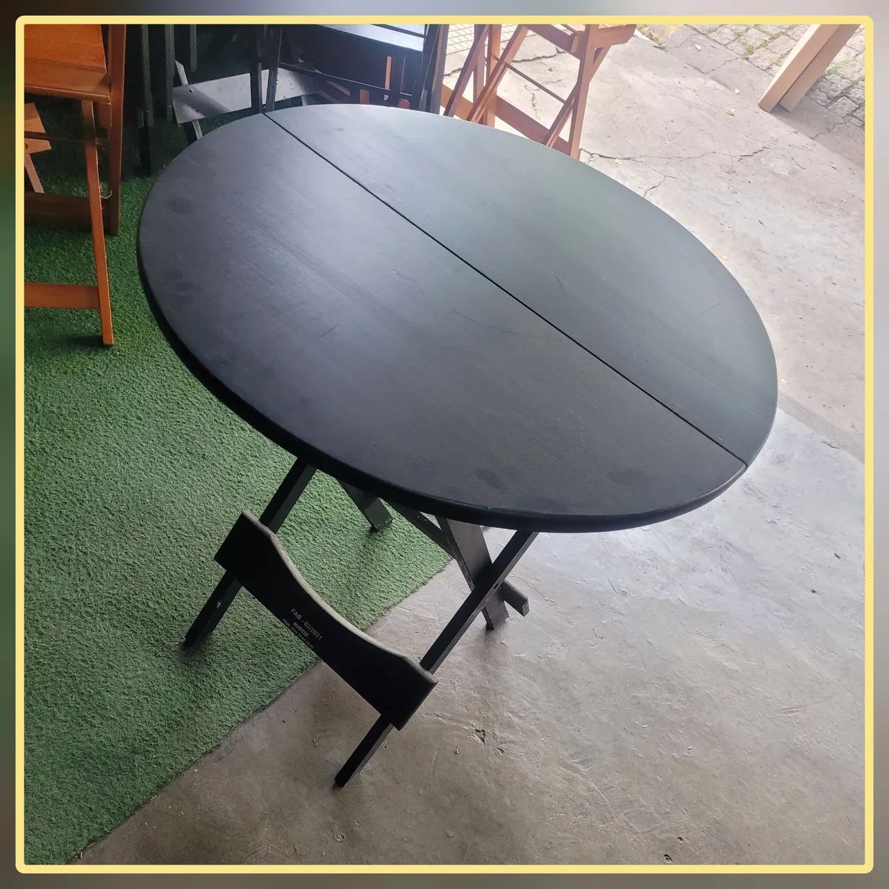 Mesa 70x70 madeira maciça dobrável - Foto 4
