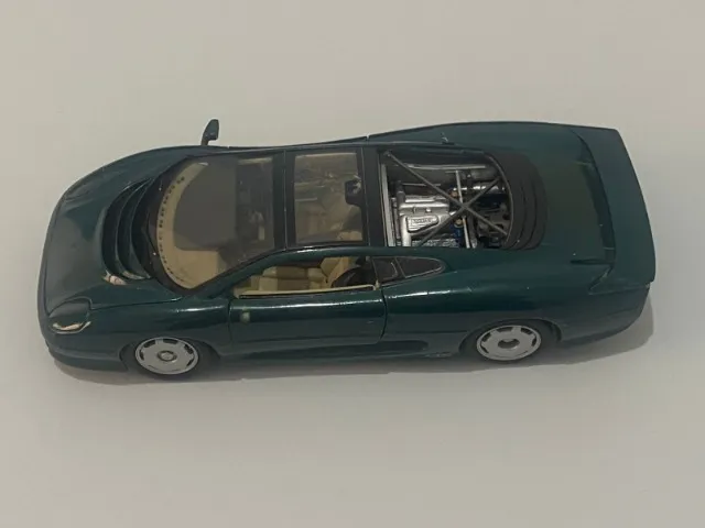 Miniatura 1:18 Maisto 1992 Jaguar Xj 220 Special Edition - Hobbies