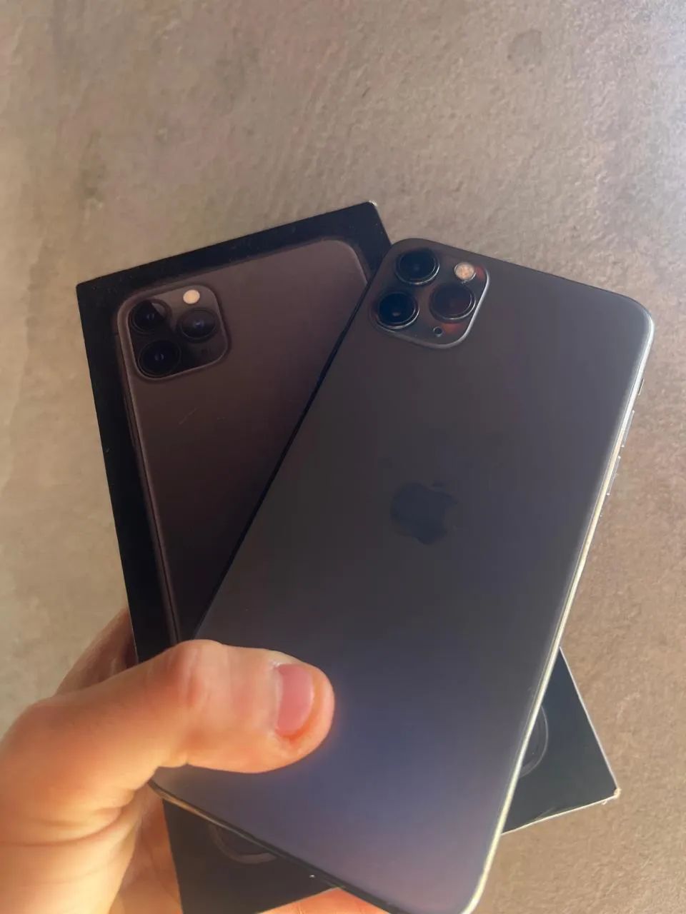 iPhone 11pro max com caixa  - Foto 3