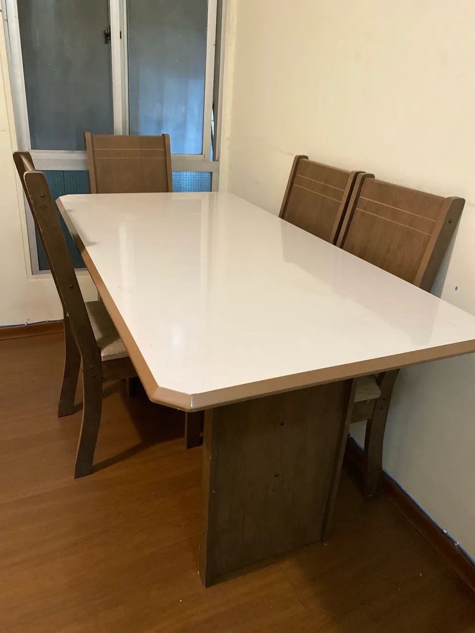 Mesa de jantar com 6 cadeiras