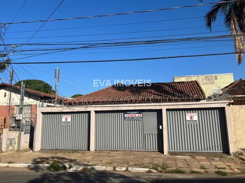 Imóvel com várias construções, bom para renda