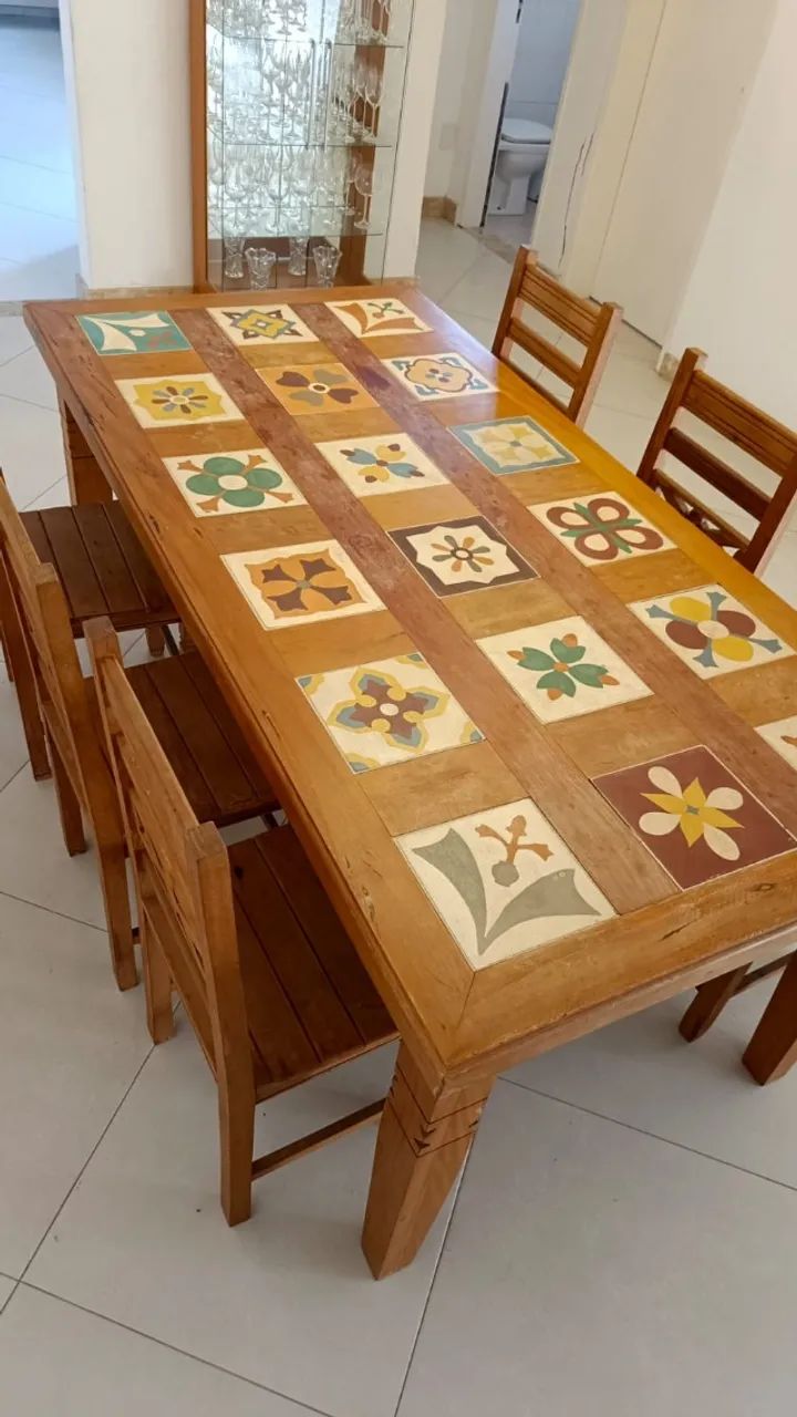 Mesa de jantar decorada com azulejos, com 6 cadeiras - tudo em peroba rosa - Foto 3